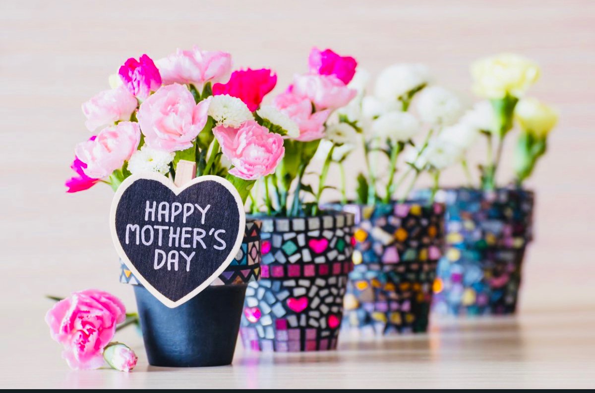 ddhorror's tweet photo. Happy Mother’s Day 
We celebrated our working moms today  at the Toms River Walmart 
All moms enjoy your day https://t.co/ukAQynhOMi