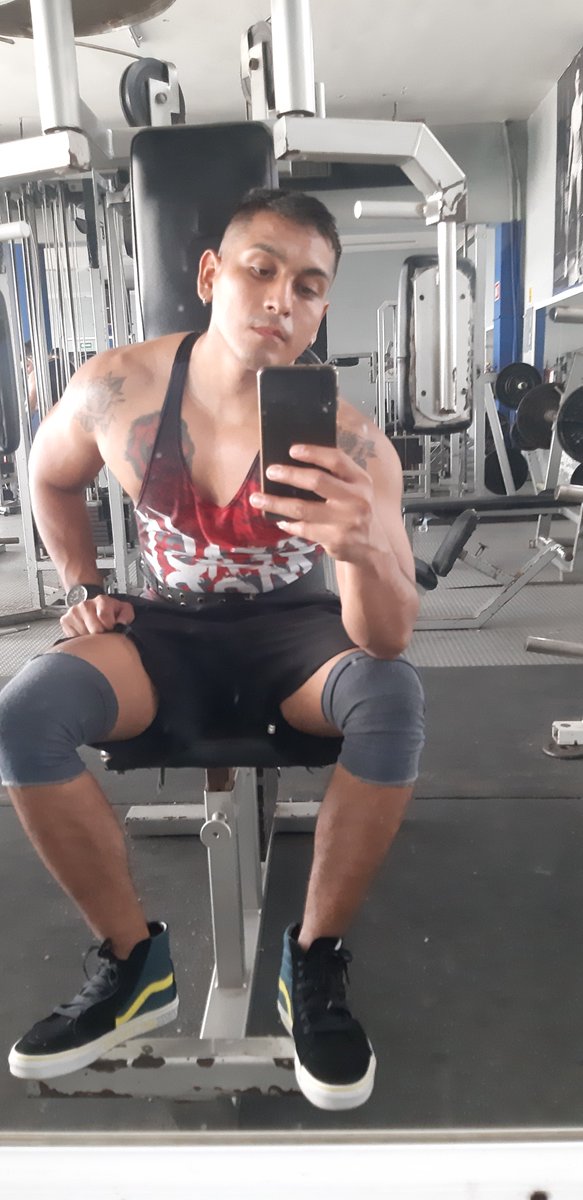 mclexone's tweet photo. Vida solo hay una ...ass ejercicio para verte mejor como yo https://t.co/GLvDBUhqFk