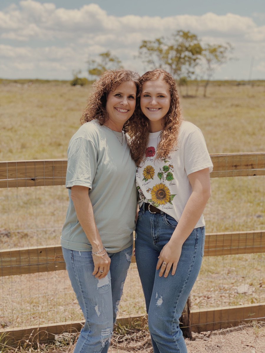 bryleeb_10's tweet photo. Happy Mother’s Day to my best friend ♡ https://t.co/XCb5z5SwbS