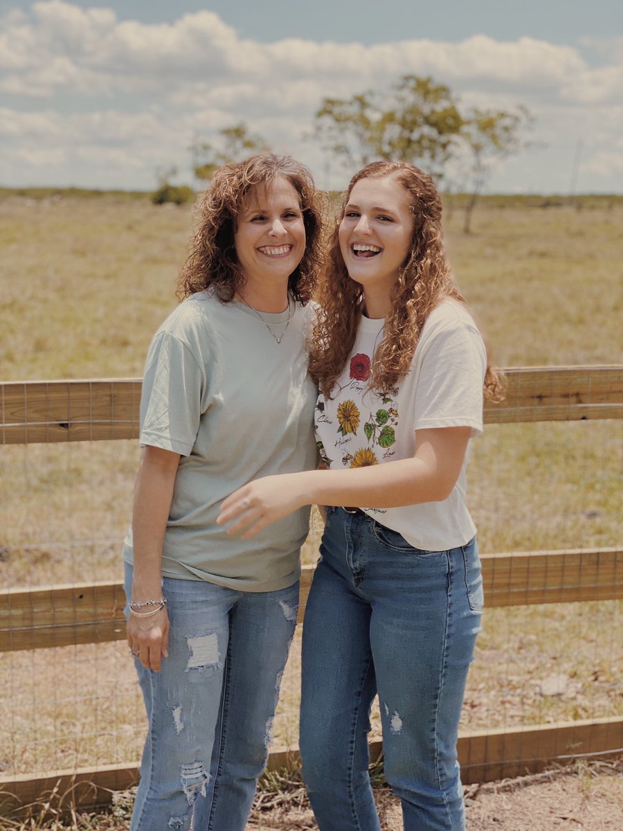 bryleeb_10's tweet photo. Happy Mother’s Day to my best friend ♡ https://t.co/XCb5z5SwbS