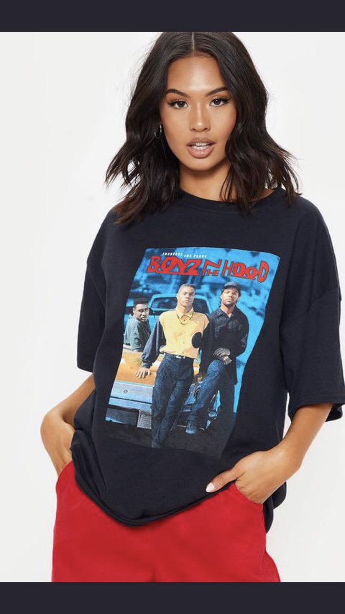 busyindafield's tweet image. Too many gyal wear this T-shirt and makes it look basic🤦🏾‍♂️