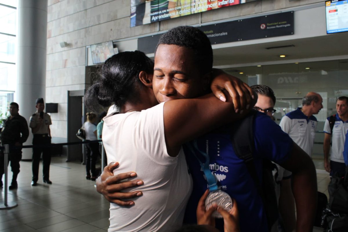 Feliz día de las madres!! Dios las bendiga mucho ❤️🙏🏾💕🥰