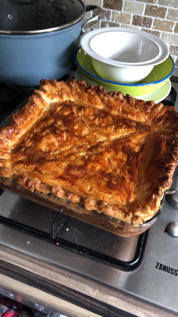 pensta's tweet photo. @John_Saunderson Steak Pie made from the Beef Skirt I ordered !! https://t.co/VCNPDYEwTH