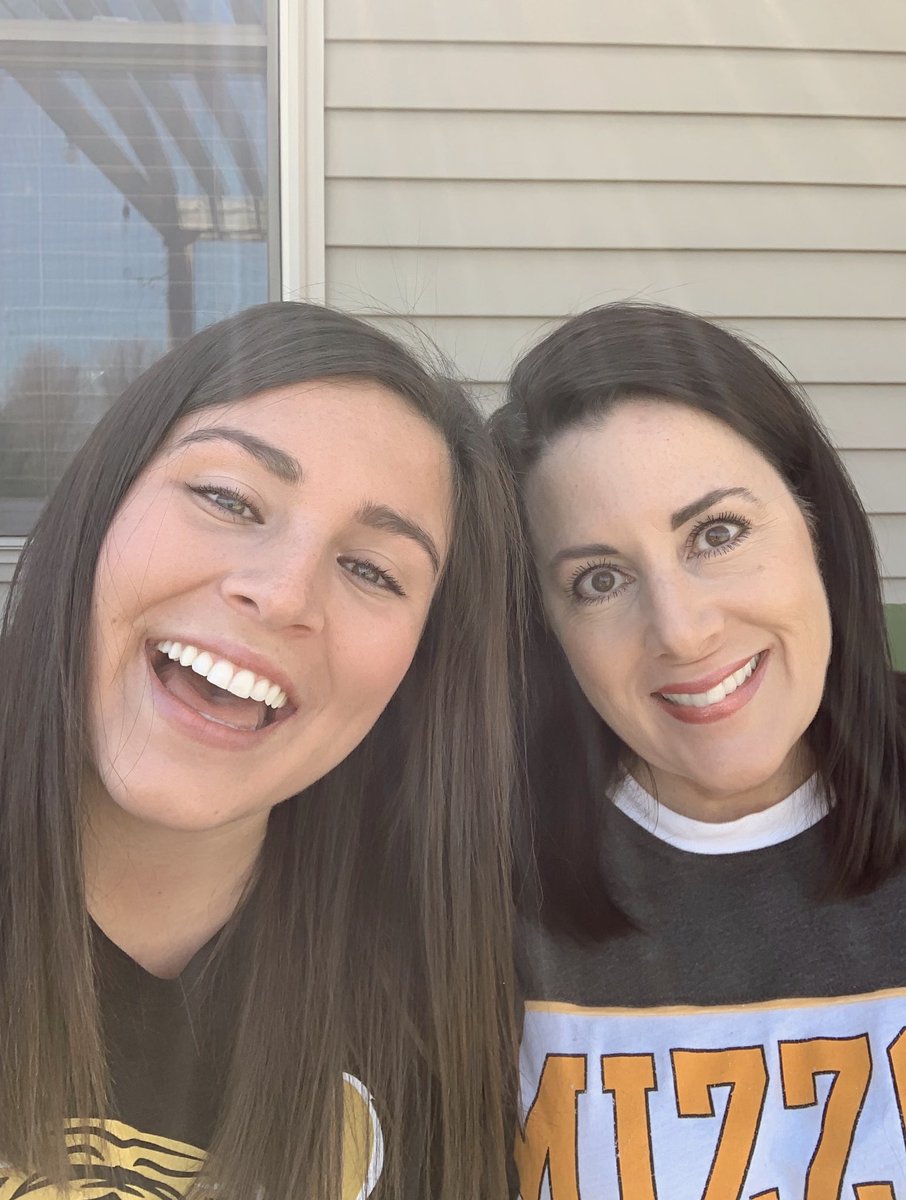 viklotz565's tweet photo. Happy Mother’s Day to my forever role model &amp; look alike 🤍  @KlotzkKlotz https://t.co/4u0wcKeYwo