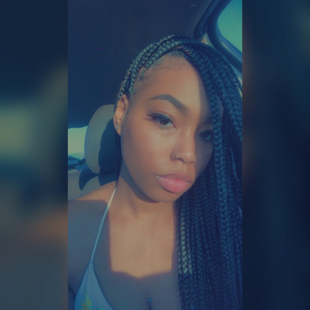 Janell💕 on Twitter: Looks ain’t everything, but I got them just in 