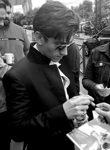 — ashton irwin as alex turner; a thread ☆