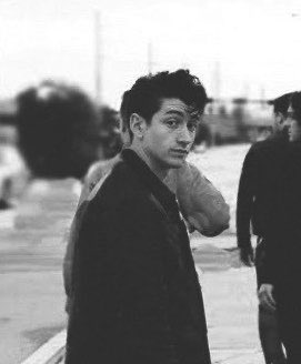 — ashton irwin as alex turner; a thread ☆