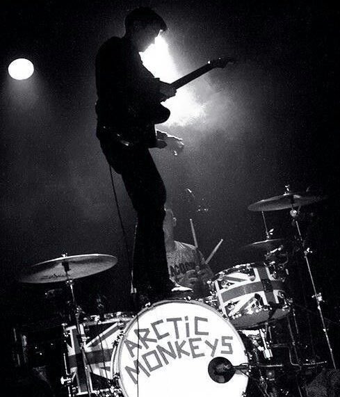 — ashton irwin as alex turner; a thread ☆