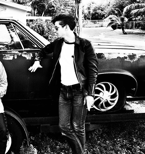 — ashton irwin as alex turner; a thread ☆