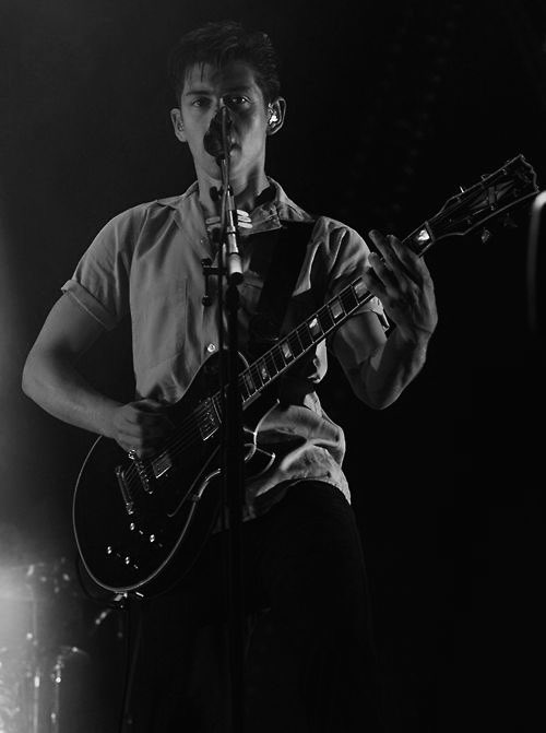 — ashton irwin as alex turner; a thread ☆