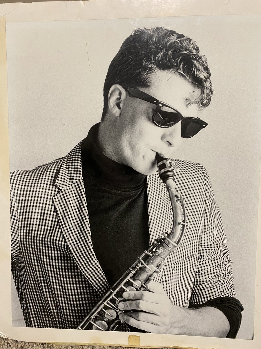 PaniniPete's tweet photo. Jazz Sunday In Full effect! 90โs@throw back! Haha #ppadventures #saxophone #jazz https://t.co/Tv5Zn8wreb