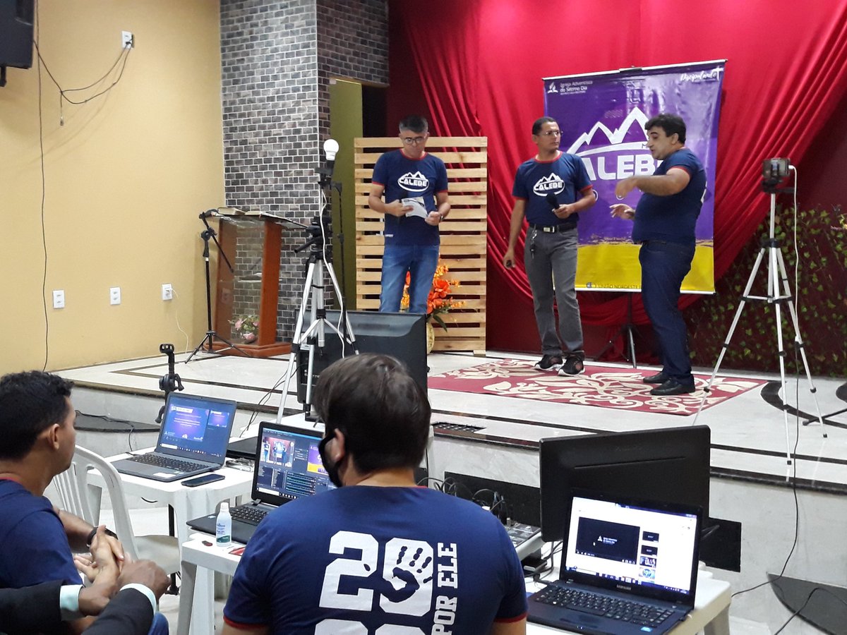 Pr_Clodonildo's tweet image. #CalebeWeb IASD São Cristóvão, Celebra abertura com uma linda festa Batismal. Parabéns aos Calebes e toda Equipe Técnica. #Pregar #Salvacao #NovaVidaEmCristo #ACe #PG #UNeb  Parabéns @Calexandrinoadv pela Mobilização.
