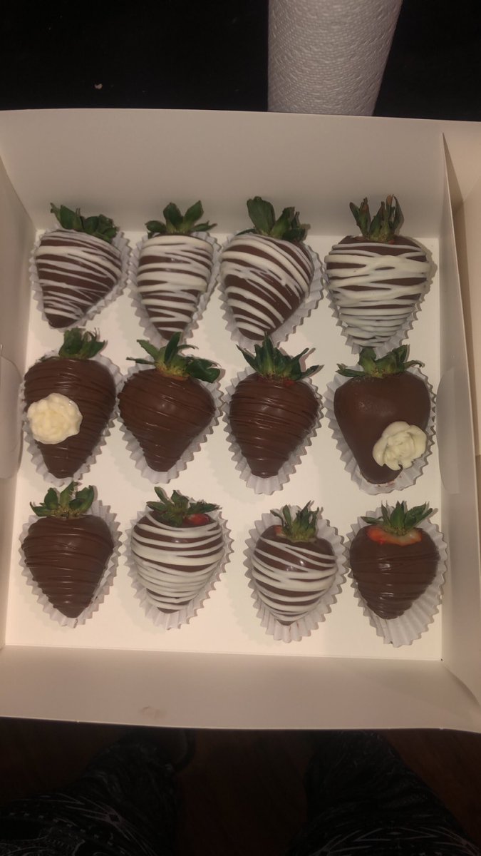 _kyrieee's tweet photo. #strawberrytower #chocolatedippedtreats #handmade #AtlantaEventPlanner #MothersDay https://t.co/OWpJ9yxe2N