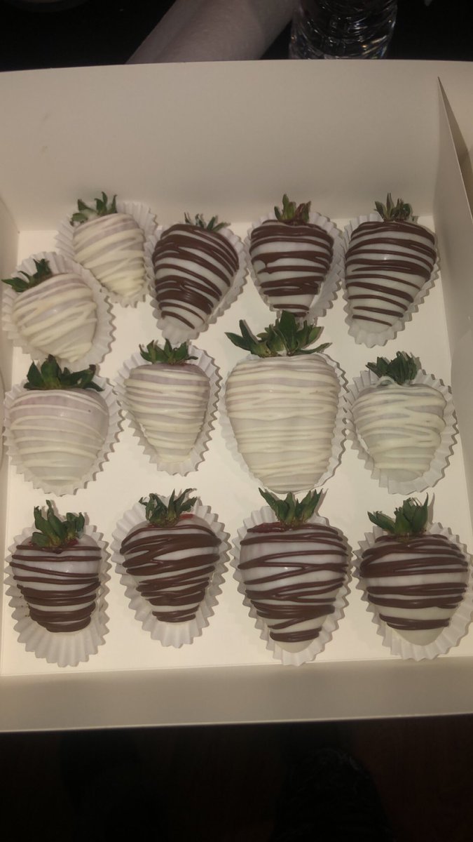 _kyrieee's tweet photo. #strawberrytower #chocolatedippedtreats #handmade #AtlantaEventPlanner #MothersDay https://t.co/OWpJ9yxe2N