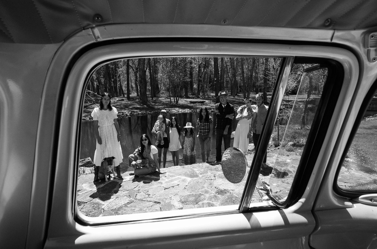 justdemi's tweet photo. Thankful to be with family today (and every day). 📸: @brianbowensmith  #bbsdrivebys https://t.co/cheC3Ziema