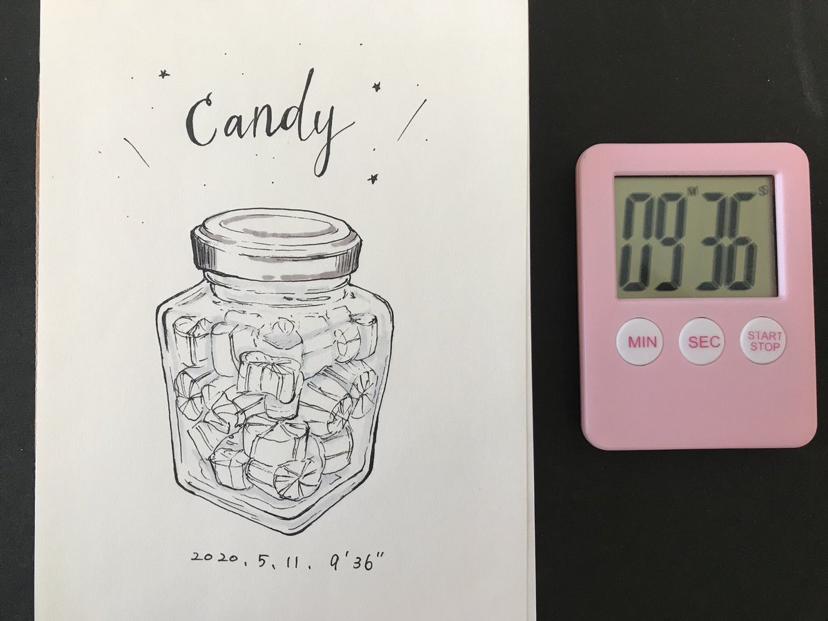 Caori N 一発描きな絵筋トレ部 今週も楽しんで描くよ 瓶に入ったカラフルキャンディーが本日のお題 色はつけていないけど 絵筋トレ部 一発描き 下描きなし ビーラボ イラスト アナログイラスト ペン画 キャンディー