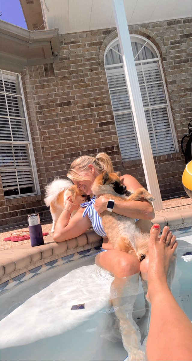 Tbonetay99's tweet photo. Mothers Day spent well with the best!! Happy mothers day to all the amazing mommas out there y’all are incredible💜 https://t.co/EffHOHuI7C