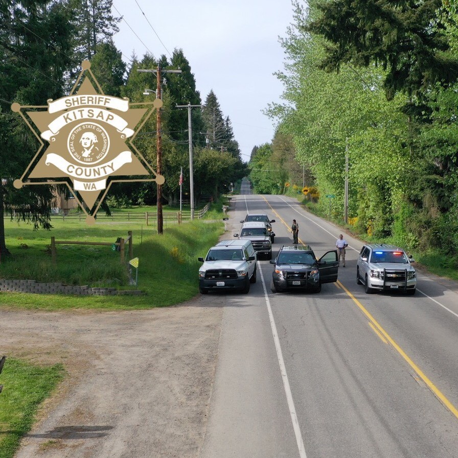 KitsapCoSheriff's tweet photo. Fatal hit &amp; run collision. Kitsap County Sheriff’s traffic unit is investigating a fatal hit and run collision. A suspect is in custody. They are seeking anyone who may have witnessed the collision. Contact: Deputy Rob Corn, 360-337-4634. Details:
https://t.co/HW2g0GaBuU https://t.co/mEOo3wwd6O