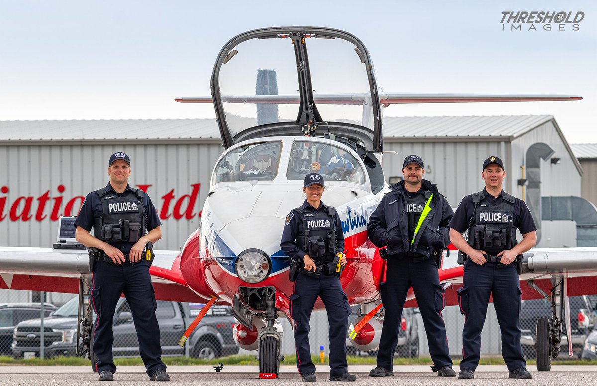 threshoIdmedia's tweet photo. Today the @CFSnowbirds stopped by @london_airport during their Operation Inspiration tour. We spent some time on the ramp as the team saluted the amazing front-line workers in the City of London.
#ThresholdImages #Snowbirds #COVID19 https://t.co/IE7BlrXl7e