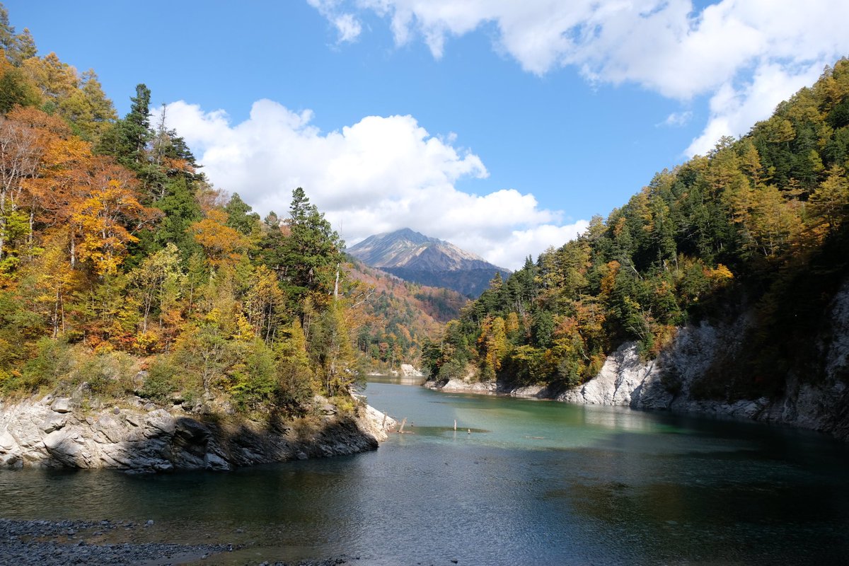 gusinkan's tweet photo. 《山岳部》
山岳部は登山を始めクライ��ング、沢登り、スキーなど、自然を舞台に楽しむ部活です！
ずっと家から出てなくて、いっそのこと山に行きたいと思っているそこのあなた！
ぜひ私たちと一緒に行きましょう！
オンライン説明会の日程などはこちら
↓
@gac2020sinkan 

#学習院新歓 https://t.co/9Jkov8JB6o