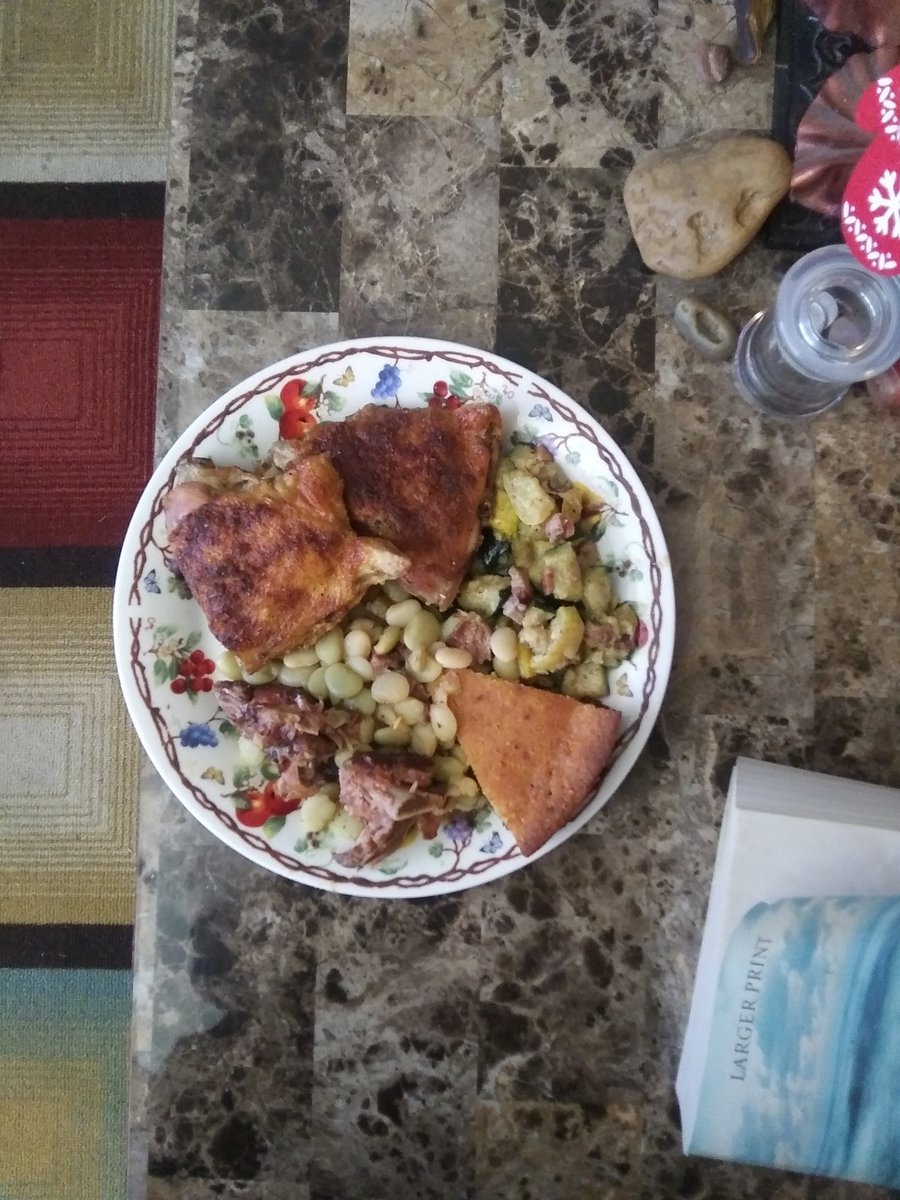 KyroTechMech's tweet photo. This 🍗 isn't 🍏ne either but, it's so GB&amp;D #HappyMothersDay https://t.co/RlGciasFIE