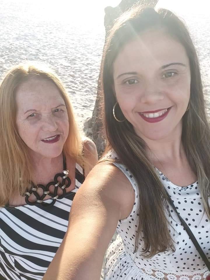 isadleitezl's tweet photo. Eu e minha mãe #DiadasMaesBrahmaLive #ZCLBrahmaLive @zcloficial https://t.co/luQnyB0os3
