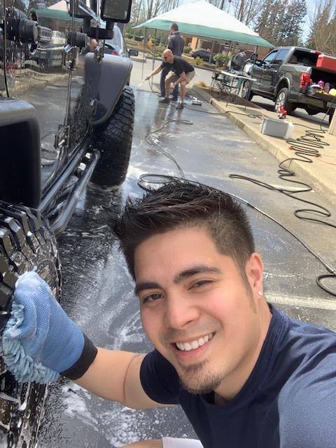 ATT's tweet photo. Curbside Service: Car wash edition! Port Orchard Prime location in Washington showed appreciation to nurses, doctors, and first responders with a free car wash outside the store! 🧽🚙 https://t.co/c64NYg3l5B