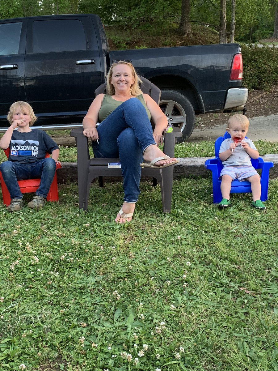 awwebb12's tweet photo. Happy Mother’s Day @MindyLawson 
These boys sure do love you! Nobody better than you!! 💜 https://t.co/YKzeiVYxbC