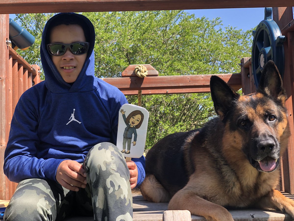 Just hanging out with my best friend and #flatmrsarchacki Happy Mothers Day! <a href="/narchacki/">Nancy</a> <a href="/LanderElem/">Lander Elementary</a> <a href="/cdelbane/">Chrissy DelBane</a>