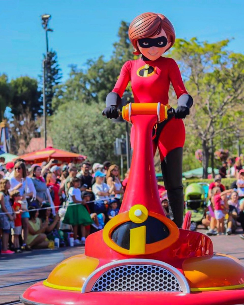 Happy Mothers Day 💐 To all the incredible moms out there! 📸: @mousymagic <a href="/Disneyland/">Disneyland Resort</a>AP @DisneylandToday @Disneyland