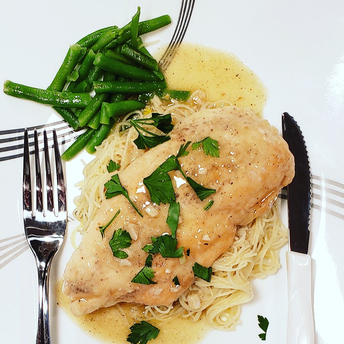 HowieSouthworth's tweet photo. Perfect #chicken #picatta and #angelhair #pasta. #evoo #butter #garlic #wine #lemonjuice #broth #love. 🐔❤ https://t.co/urcsQVBqoE