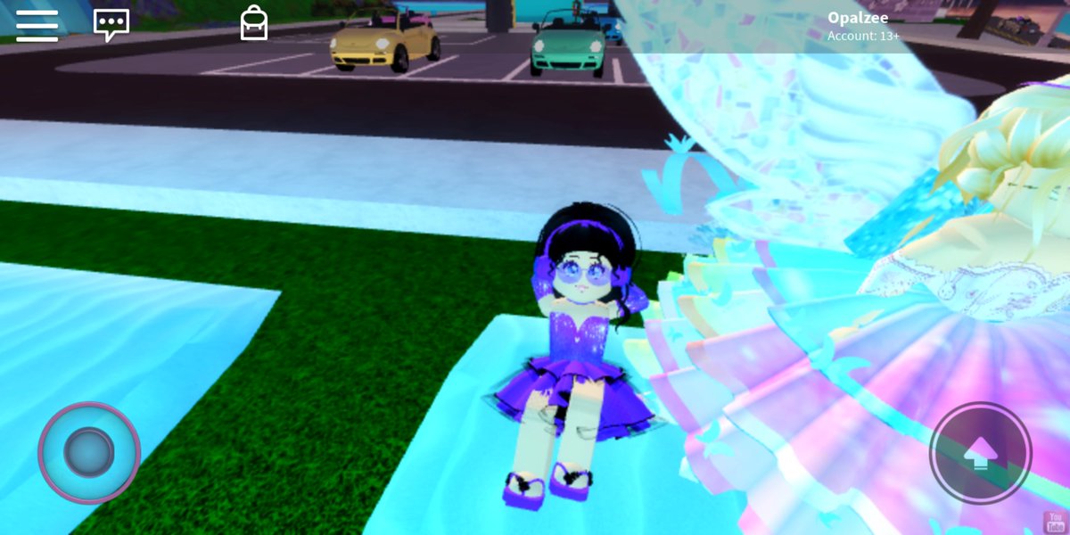 FlixYourFriend1's tweet photo. Is there a # For #SomeoneWasFollowingMeAndMyFriendWhileMakingThumbnails ? My friend is the purple girl , bernicemn (Roblox) and the girl in the right is the girl following me. Who was that tho loll https://t.co/oYZXL6qWnB