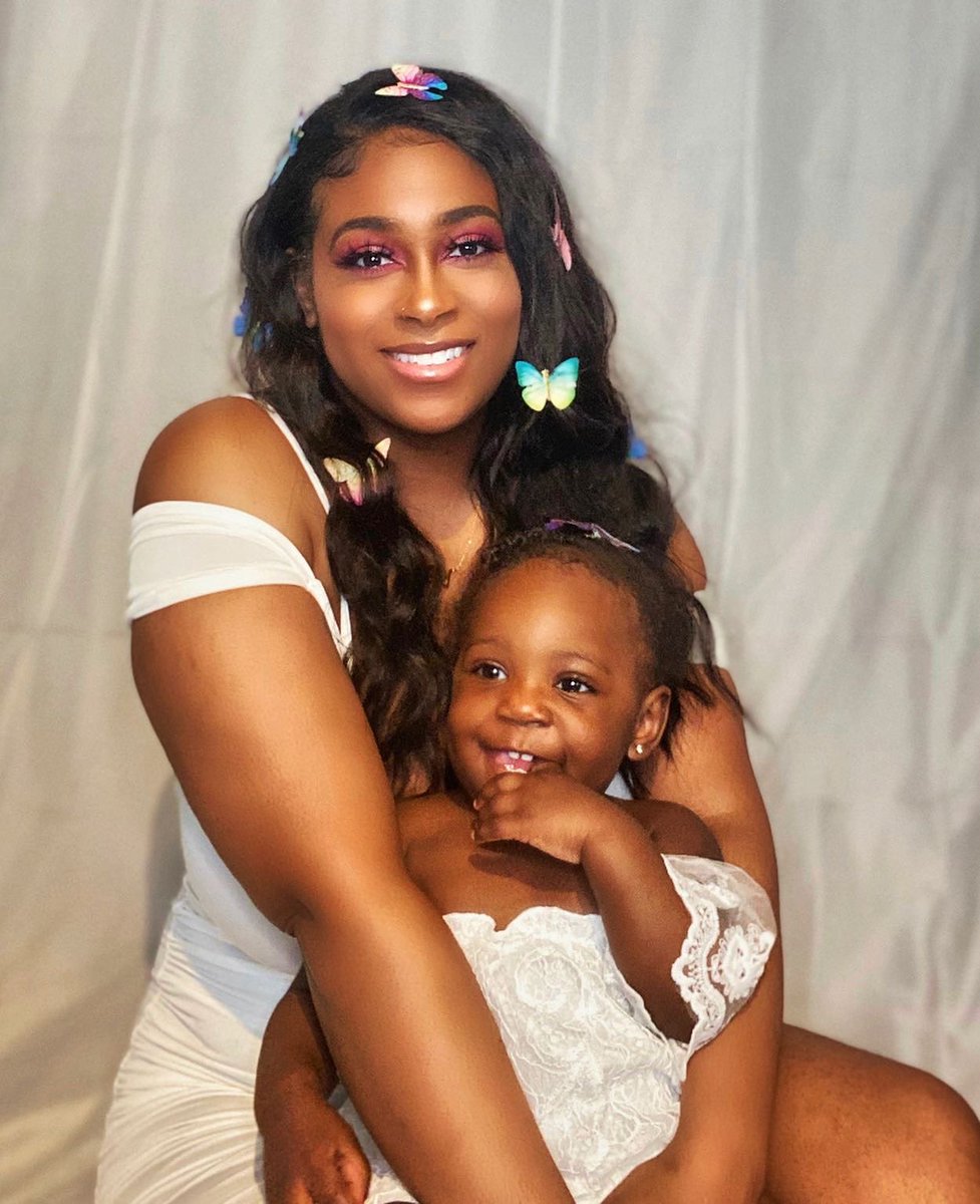 simply_goreJess's tweet photo. thank you for making me a mommy 🥰🦋 https://t.co/JpfBf7V3bU