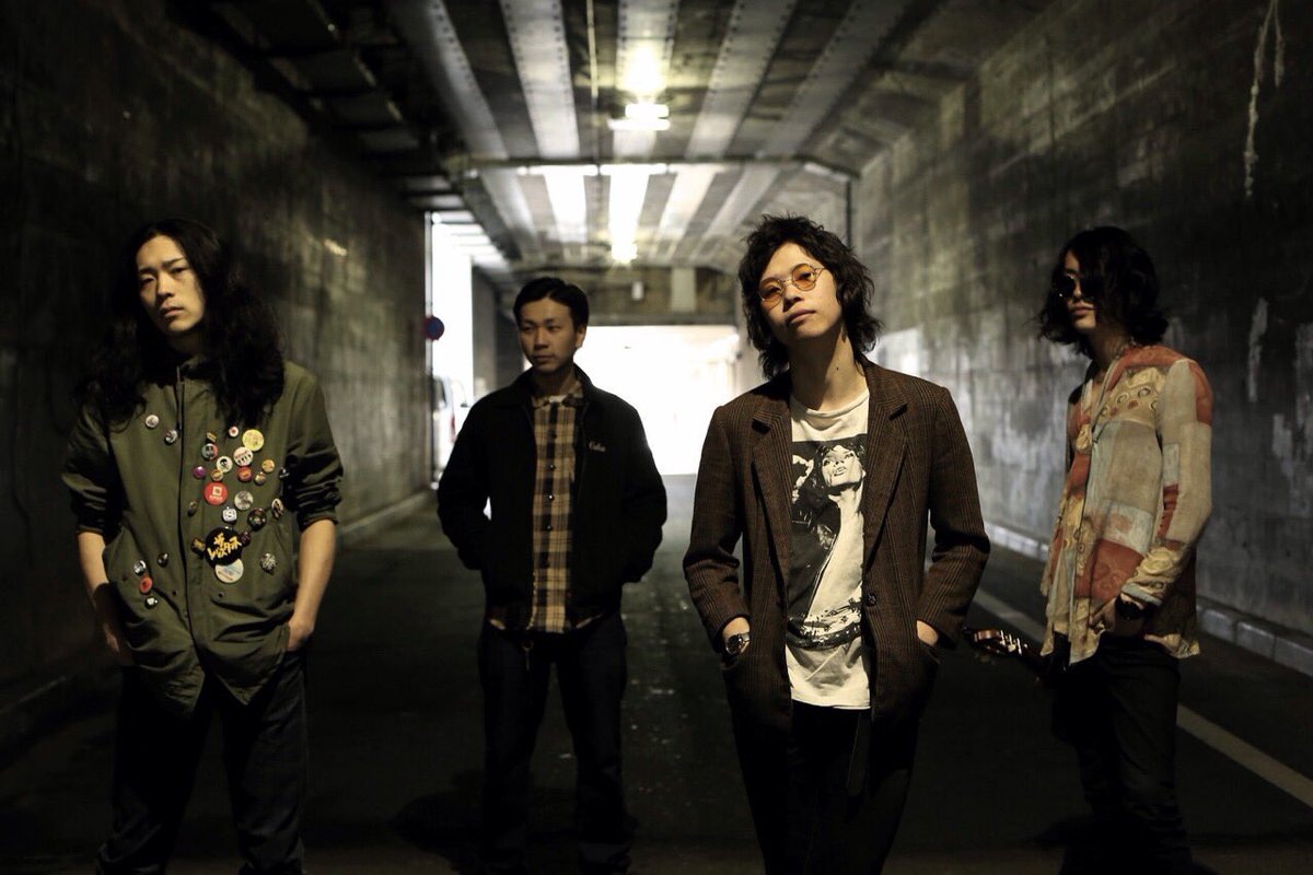 VirginCrabBand's tweet photo. 🦀NEWS🦀

2015年にリリースされ、
廃盤になっていたVCB初期、4人編成時代のアルバム、
「BabyBabyBandman」が配信リリースされました。
さらに、ボーナストラックとして表題曲
「VirginCrabBand」も追加収録🍌
是非ダウンロードして　#StayHome のお供にしてね✌️

https://t.co/6Ba7kmIFGr https://t.co/GrDN60GlFW