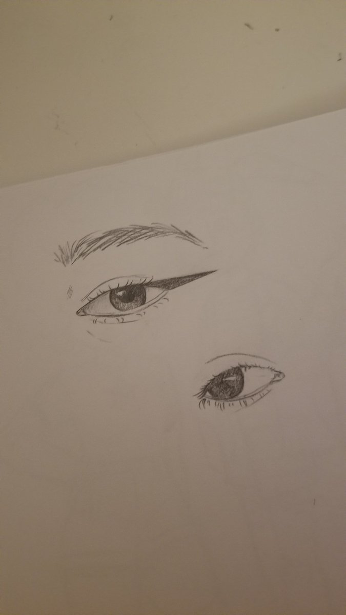 i'm obsessed with her eyes even tho i cant draw that for shit