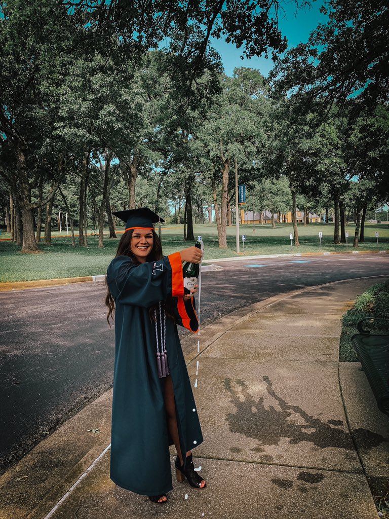 lilripp44's tweet photo. Still in shock I managed to graduate nursing school with like 2 brain cells. BSN, soon to be RN! 🩺💉 https://t.co/VksUam6zUq