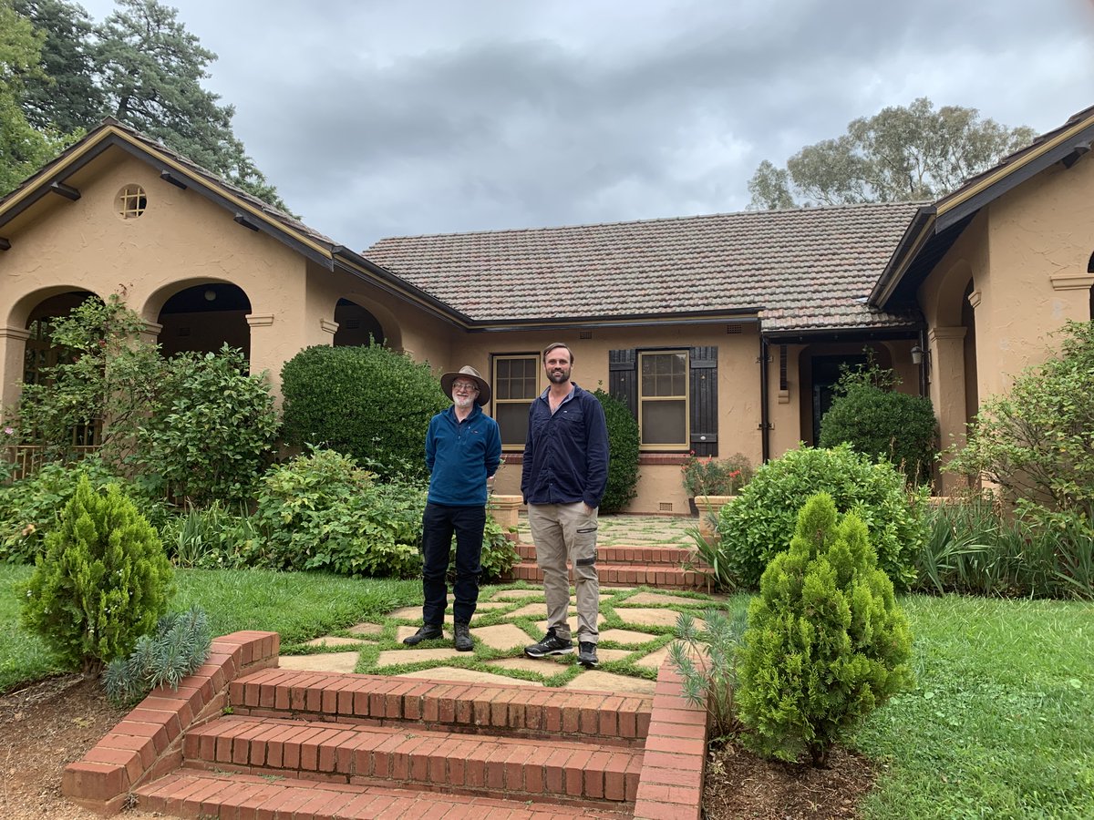 HistoricPlaces_'s tweet photo. Michael Mulvaney and Neil Walsh inspect the paving at Calthorpes House and discuss the challenges and joys of maintaining this important garden and its relationship to nearby Red Hill. Check the latest blog, A Bungalow-style garden, by Kate Gardiner
https://t.co/NonHu6G1eS https://t.co/1hIXmZ3w3r