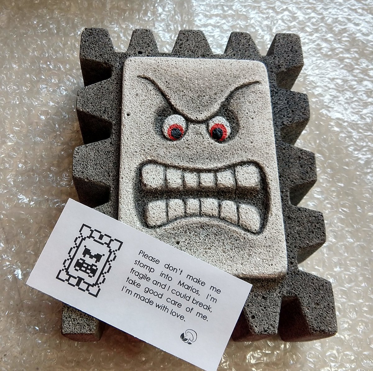 ATuscanyArt's tweet image. Se me olvidó compartirles por acá pero la semana pasada me tocó trabajar un par de #Thwomp pedidos a través de mi tienda de #Etsy y la verdad disfrute mucho trabajar en ellos :'3 hacía mucho que no esculpia y ya lo extrañaba, espero les gusten a los clientes! 🔥💚 #MarioBros