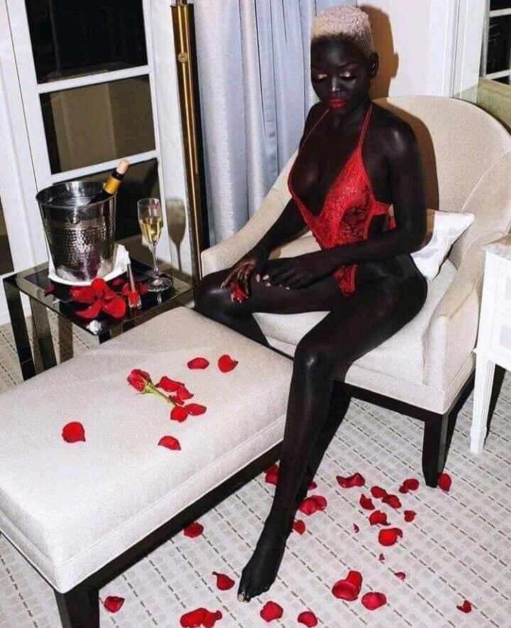 BaskoZeus's tweet photo. Amina du Sénégal 😂😂 https://t.co/JJ3jQ04of1