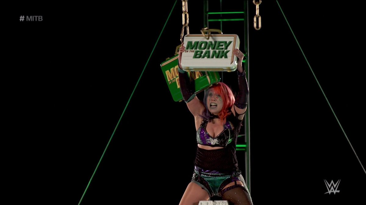 FansWWE_Club's tweet photo. ¡ASUKA Ms. Money In The Bank! #MITB https://t.co/ZwEtjrihQ4