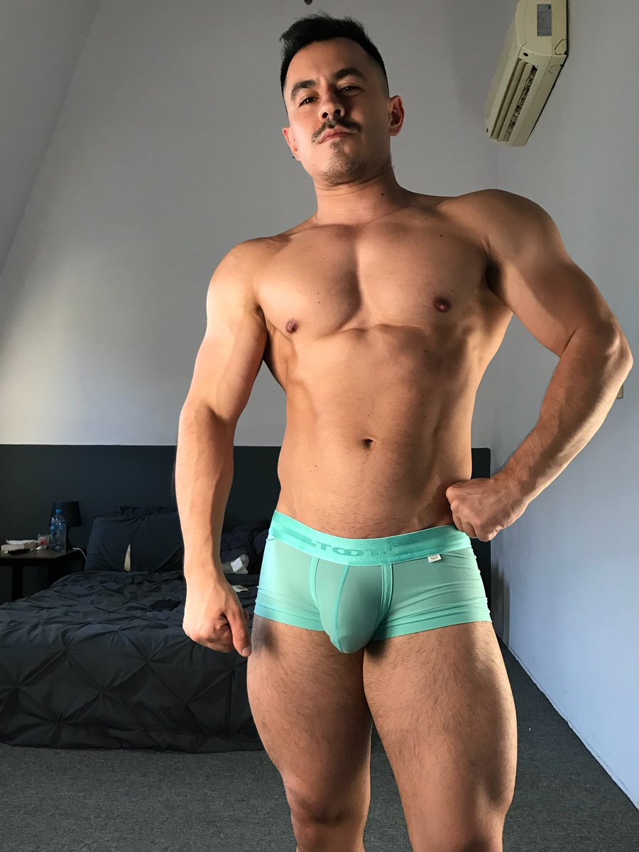 rodopodprivate's tweet photo. Tu, yo, la cama... piénsalo... https://t.co/Uhlkjsxl8g