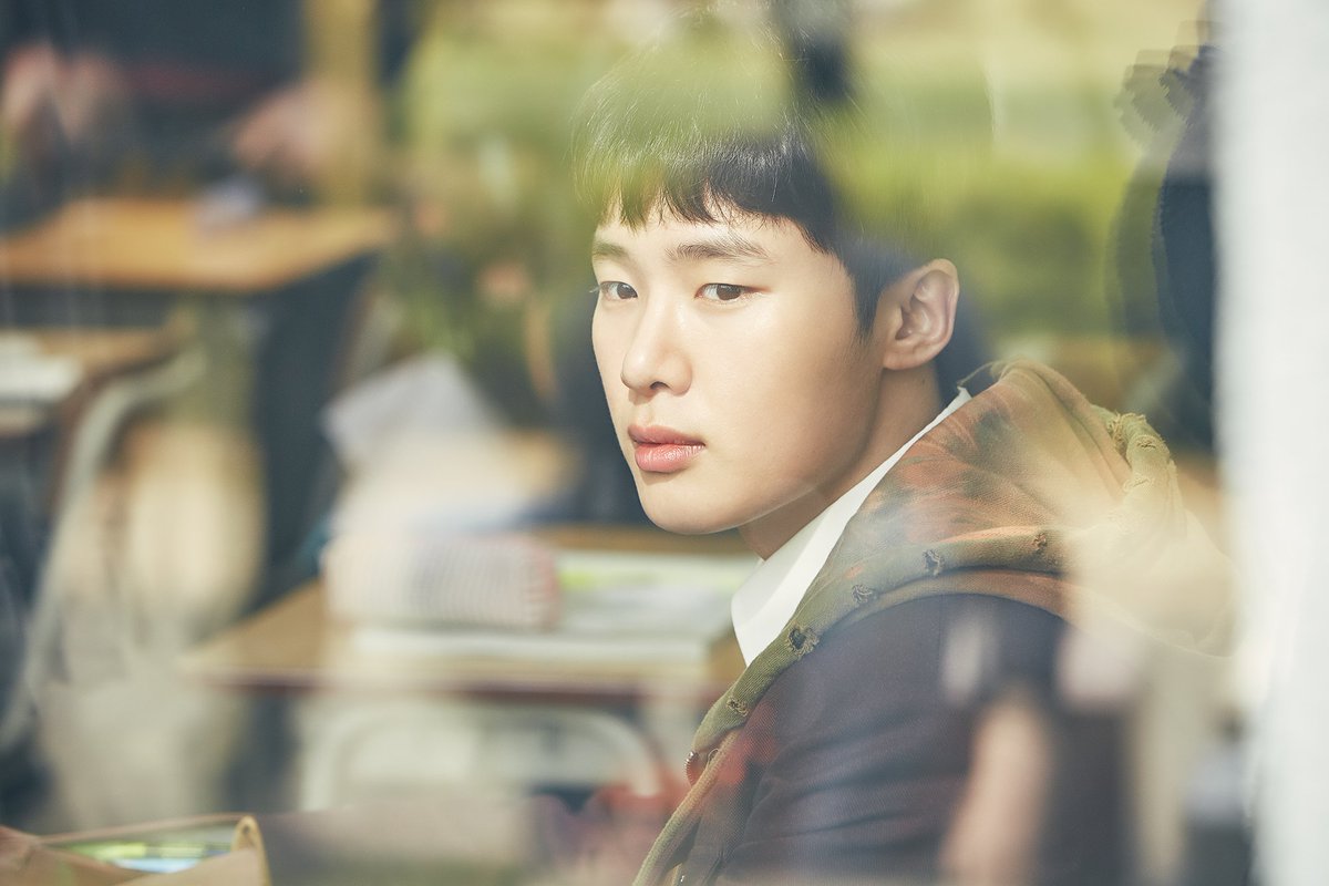 [ Dong Hee Drama 스틸 ] 많이 본 컨텐츠 1위⁣⁣ n차 관람각📹 응원에 힘입어⁣⁣ 심장 쎄게 때리는 ⁣⁣ 동희배우의 '인간수업' ⁣⁣ 비하인드 스틸...
