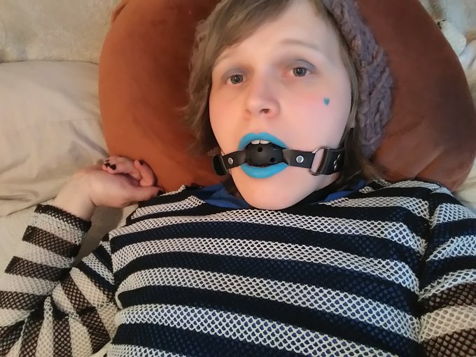 I love this ball gag, but it would feel much nicer to have a big cock down my throat 💙 - - - #nsfw #ballgag #Femboy #sub  Rts<a href="/tag/ballgag"class="tags"><span>#ballgag</span></a><a href="/tag/sub"class="tags"><span>#sub</span></a><a href="/tag/nsfw"class="tags"><span>#nsfw</span></a><a href="/tag/femboy"class="tags"><span>#femboy</span></a>