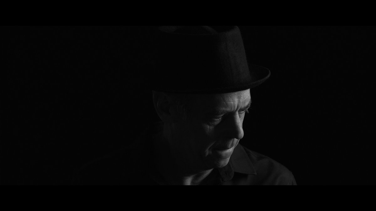 GavinPincusDOP's tweet photo. Another one from the archives. A #musicvideo performance shot. One 3x1 LED panel through some full grid and some free range egg crate. Shot in a tiny room that we blacked out. #cinematography #Filmmaking #portrait #blackandwhitephotography https://t.co/3suZog8O5r