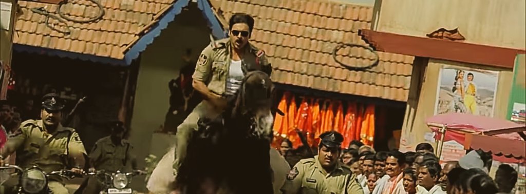 pranavpraneeth_'s tweet photo. 10M..Vastunnaammm 💥

#8YrsOfGabbarSinghHysteria | #VakeelSaab | @PawanKalyan https://t.co/ZGFB2txm9S