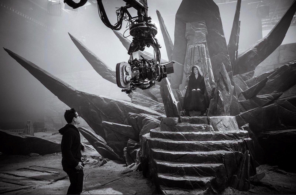 CoreofMovies's tweet photo. StarWars: When Rey was evil https://t.co/AU655BpC8W