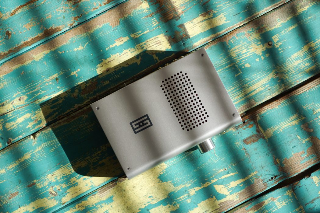 headfonia's tweet photo. Matty is back this week with a review of the popular @SchiitAudio Asgard 3 headphone amplifier.
The comprehensive article is now on Headfonia!
https://t.co/O6RCtVxkfx
#headfonia #headfi @review #schiit #schiitaudio #asgard3 #schiitasgard3 https://t.co/Rlu2fwbD6J