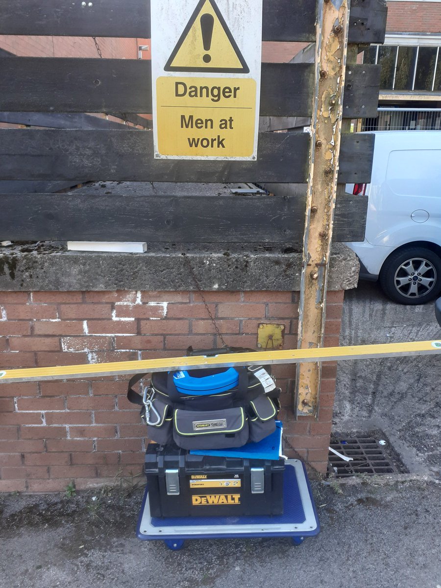Layer1Ltd's tweet photo. #watchout #danger #menatwork @ideal_emea @DEWALTtough @stanleytools
#Cat5e #Cat6 #Cat6a #Cat7 #datacabling #networkcabling #copper #568b #crimp #termination #telecommunications #installation #CCTV #twistedpair #technology #utp #sftp #networks https://t.co/kRDh5OnpT7