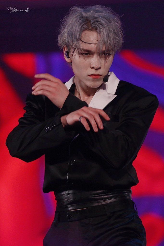 made this random crack compilation thread cuz I miss fear era vernon [ photos, videos, gifs aren’t mine so ctto ]