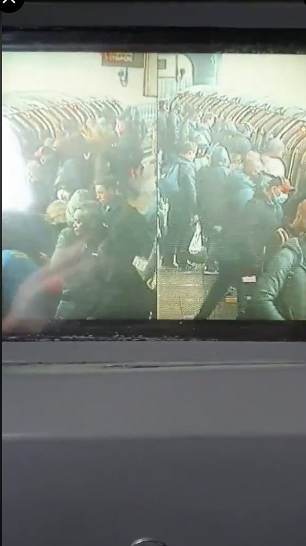 BBCTomEdwards's tweet image. NEW: Very busy on the early tube - this was Jubilee line first thing. Then commuters tell me it eased but noticeably busier than last week with more construction / office workers. Complaints many not wearing masks.  (DMs open &amp;amp; confidential)